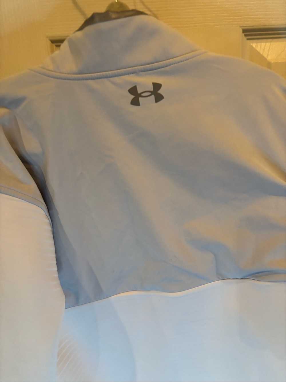 Under Armour Men’s White and Light Gray 1/4 Zip Pullover - Picture 7 of 9